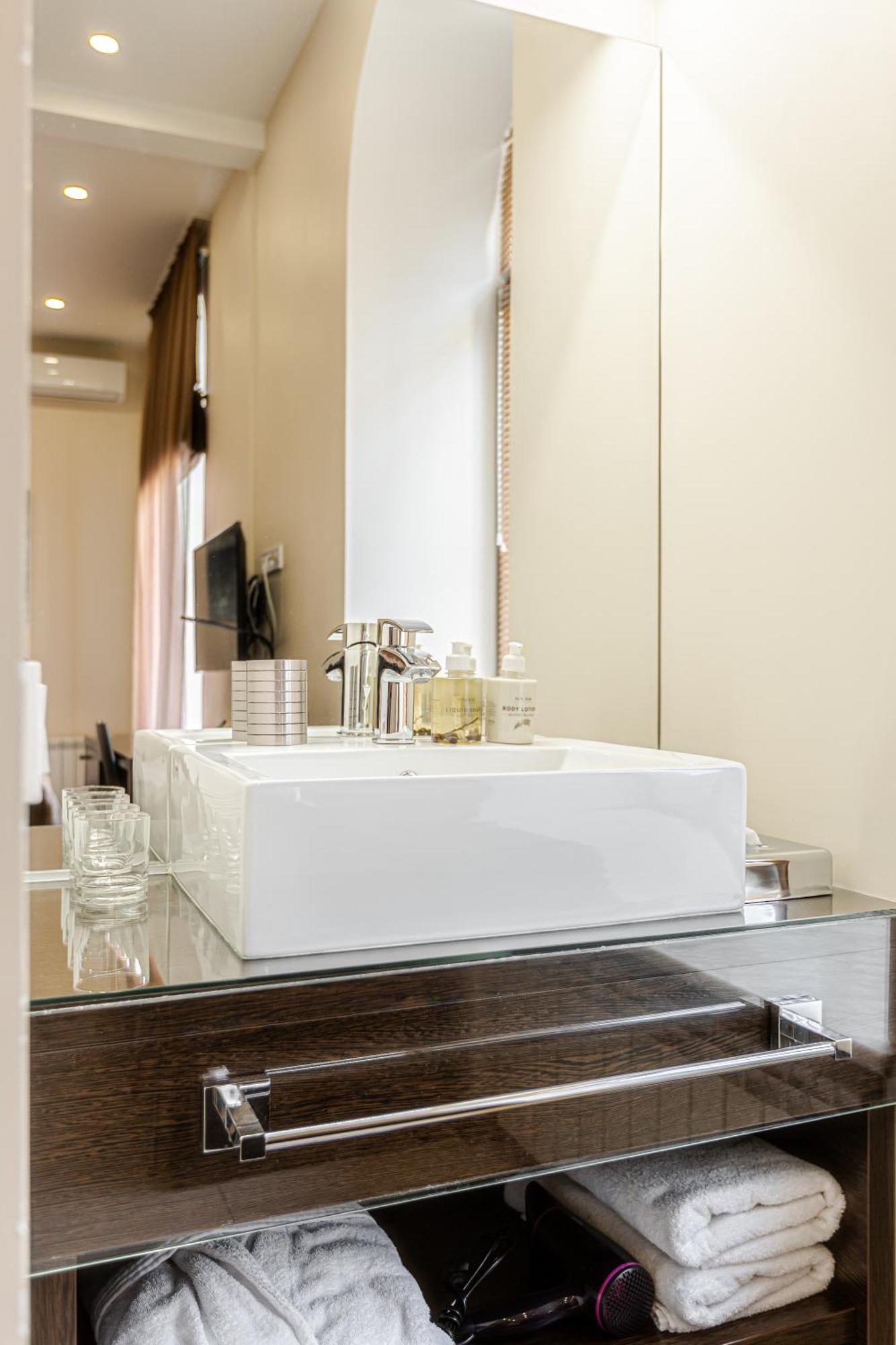 Incognito Boutique Hotel Kijev Kültér fotó